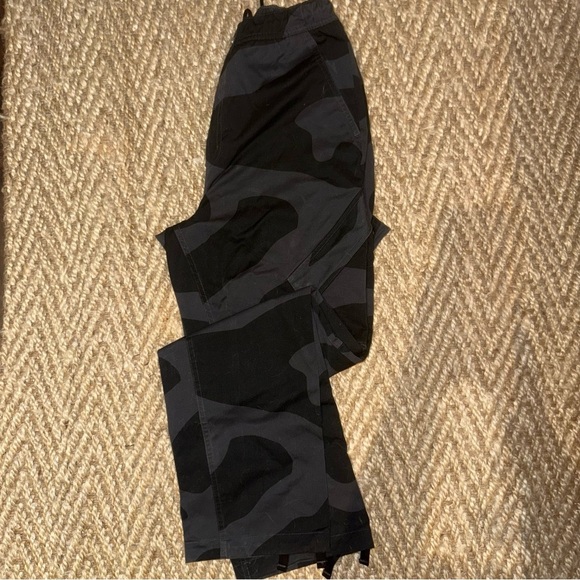 Jordan Essential Chicago Dark Camouflage Cargo Pants - Picture 5 of 7